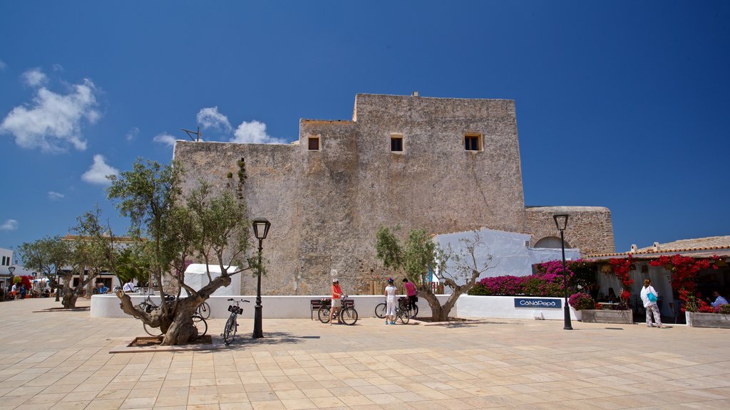 Sant Francesc Xavier showing heritage elements