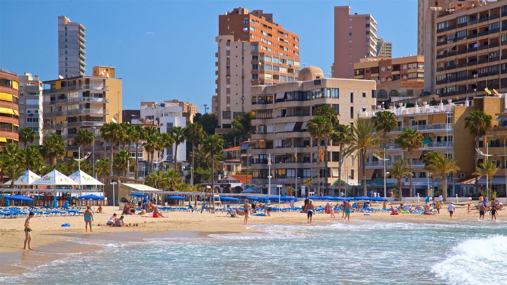 Playa La Cala mostrando una playa, una ciudad costera y vista general a la costa