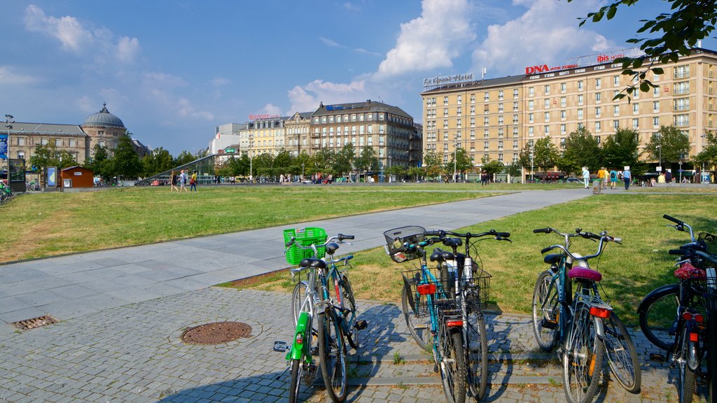 Train Station Square showing a garden