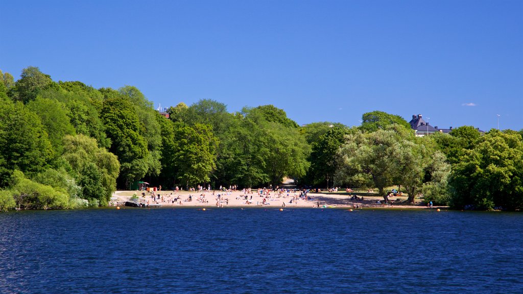 Smedsuddsbadet inclusief een meer of poel