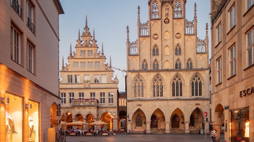 Friedenssaal inclusief historische architectuur en een stad