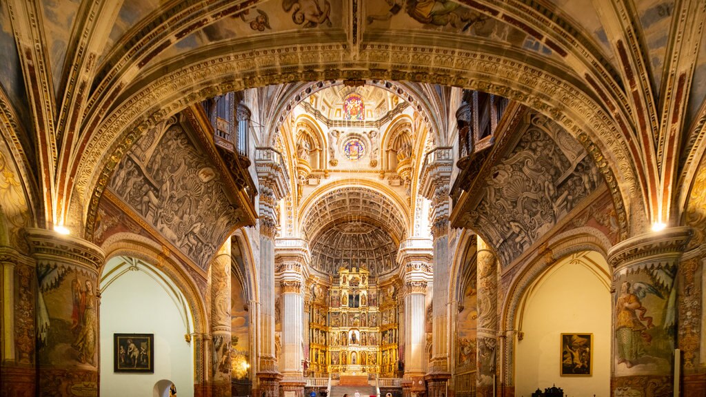 San Jeronimo Monastery showing interior views, heritage elements and a church or cathedral