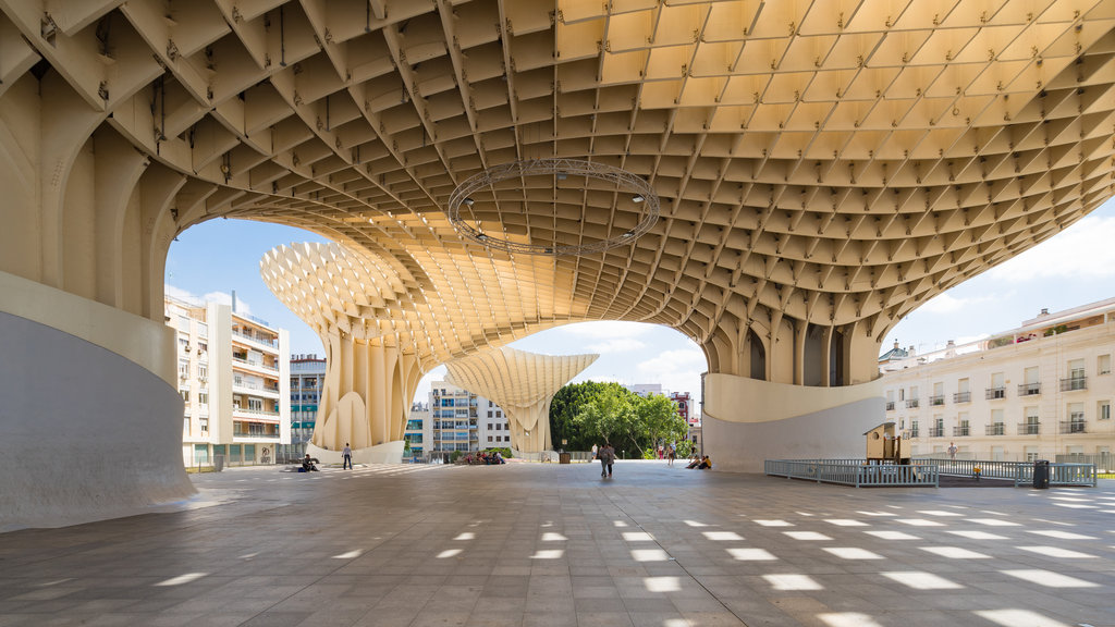 Metropol Parasol ofreciendo arquitectura moderna