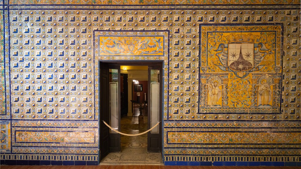 Palacio de la Condesa de Lebrija mostrando elementos de patrimônio e vistas internas