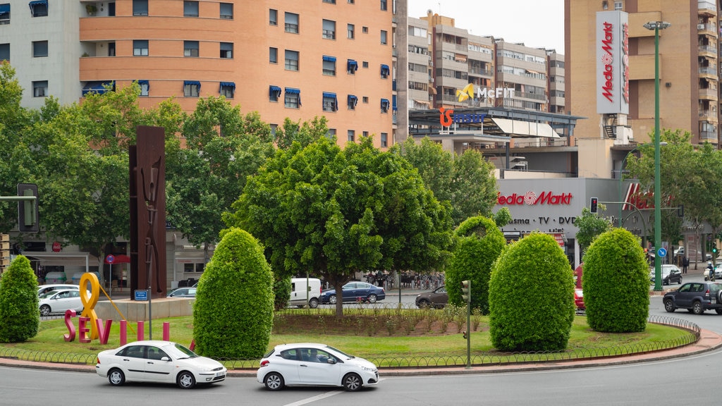 Distrito San Pablo-Santa Justa showing a park