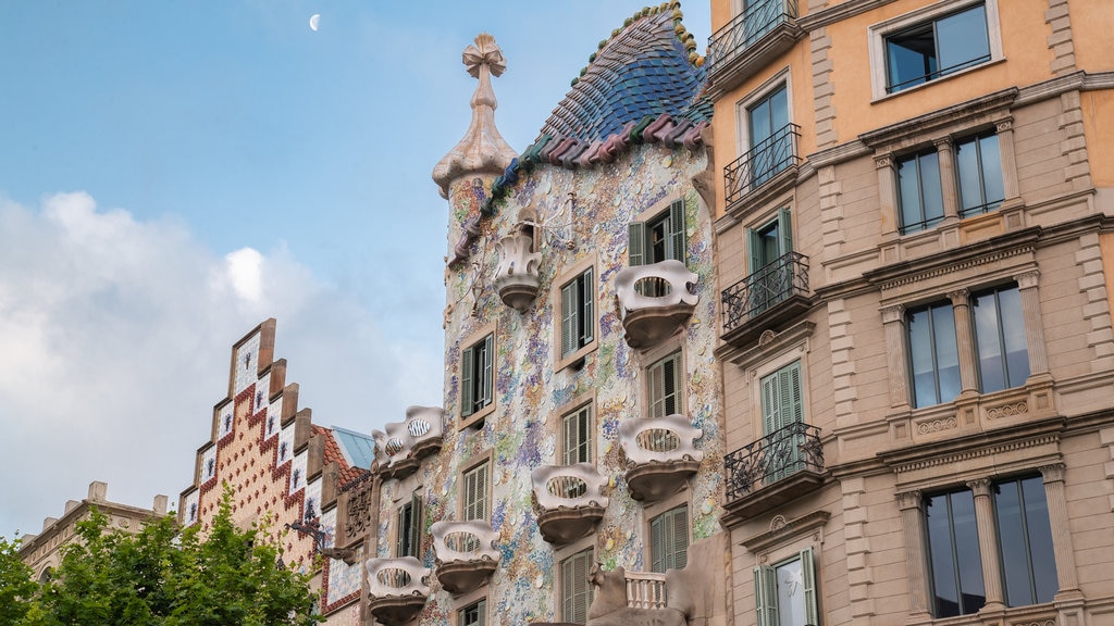 Casa Batllo showing modern architecture