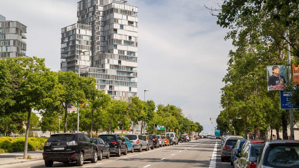 Diagonal Mar i el Front Maritim del Poblenou menampilkan bangunan tinggi