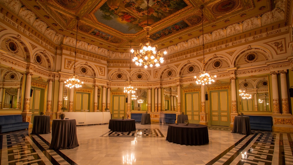 Grand théâtre du Liceu qui includes éléments du patrimoine et scènes intérieures