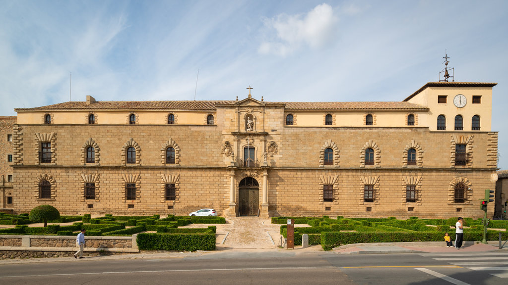 塔韋拉醫院博物館 呈现出 歷史建築