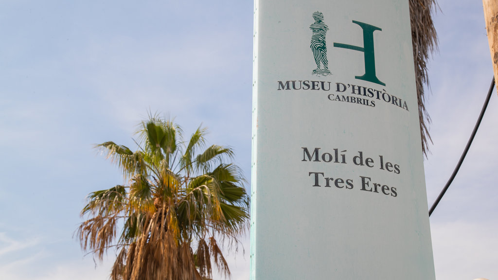 Musée d\'Histoire de Cambrils montrant signalisation