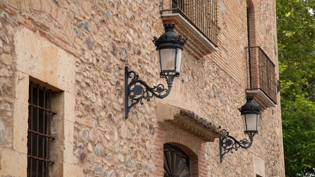 Castillo de Vilafortuny ofreciendo elementos patrimoniales