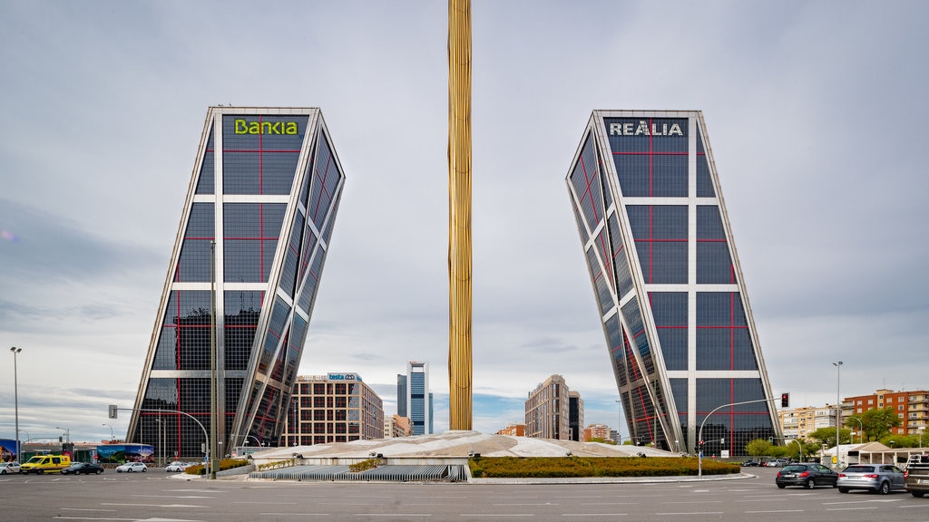 Plaza de Castilla featuring modern architecture and signage