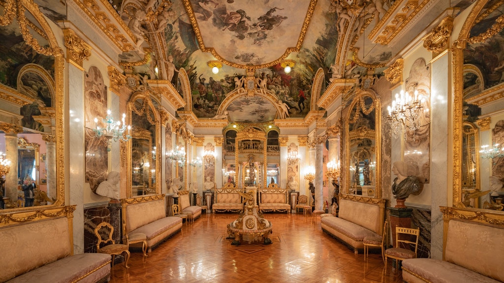 Museo Cerralbo caracterizando elementos de patrimônio, vistas internas e arte