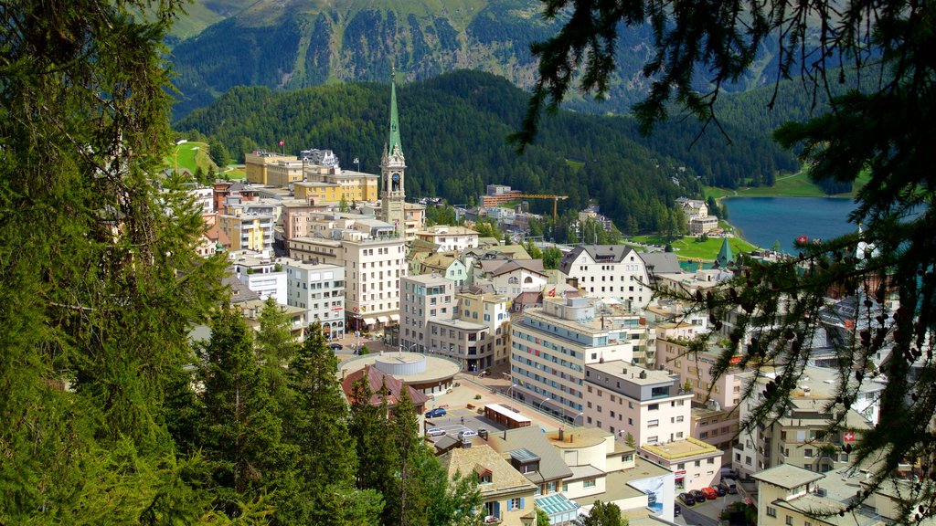 St. Moritz mostrando vista panorámica y una pequeña ciudad o aldea