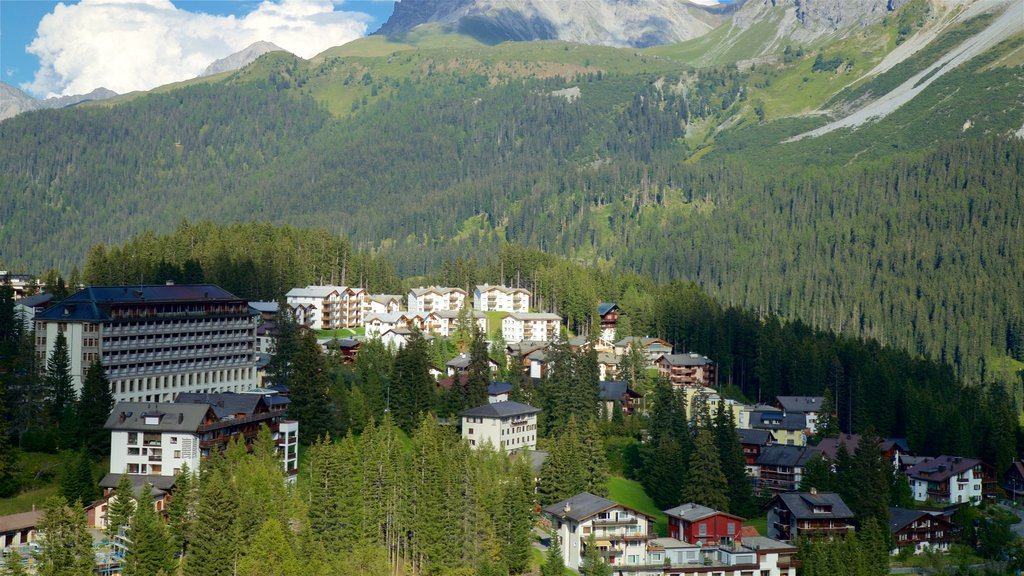 Arosa mostrando una pequeña ciudad o pueblo, vistas de paisajes y escenas tranquilas