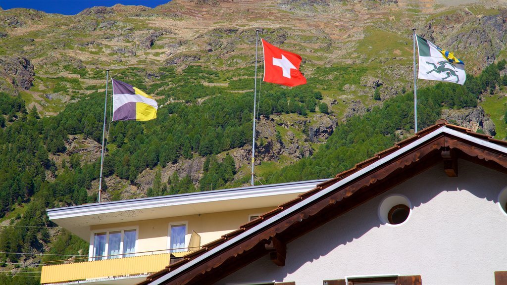 Pontresina mit einem Kleinstadt oder Dorf