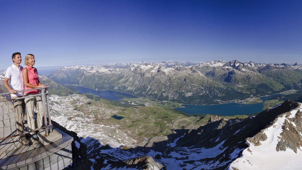 St. Moritz og byder på udsigt over landskaber, fredfyldte omgivelser og udsigt