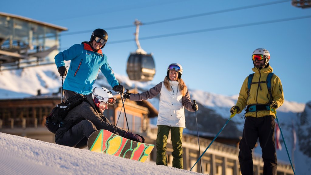 Estación de esquí de Laax que incluye esquiar en la nieve, nieve y snowboard