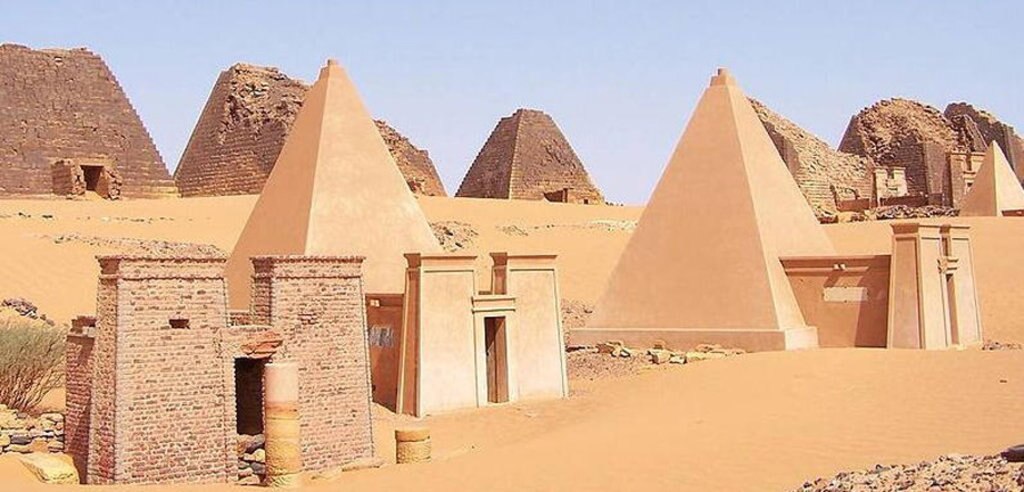 Le Piramidi di Meroe sono quasi duecento - Guida al Deserto del Sahara - Photo by Wufei07 