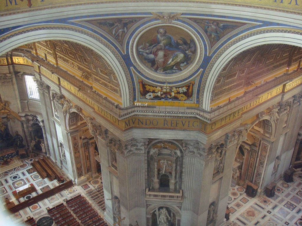 L'interno della basilica visto dalla cupola - By 7777777kz  , via Wikimedia Commons