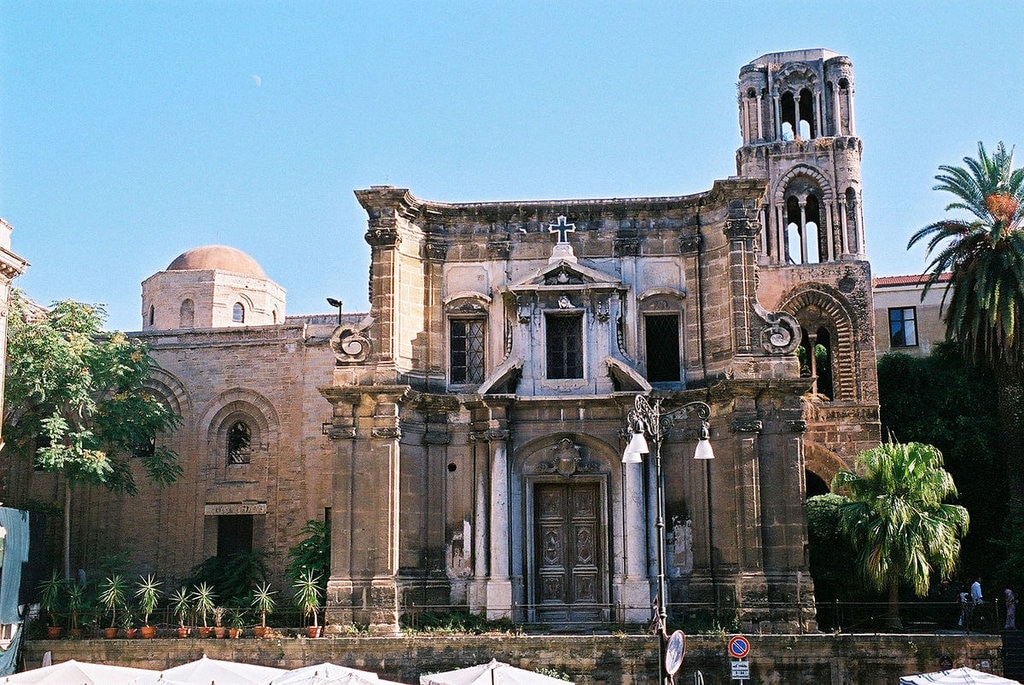 Chiesa di Santa Maria dell'Ammiraglio - Di Bjs - Opera propria, CC BY-SA 2.5, https://commons.wikimedia.org/w/index.php?curid=542012