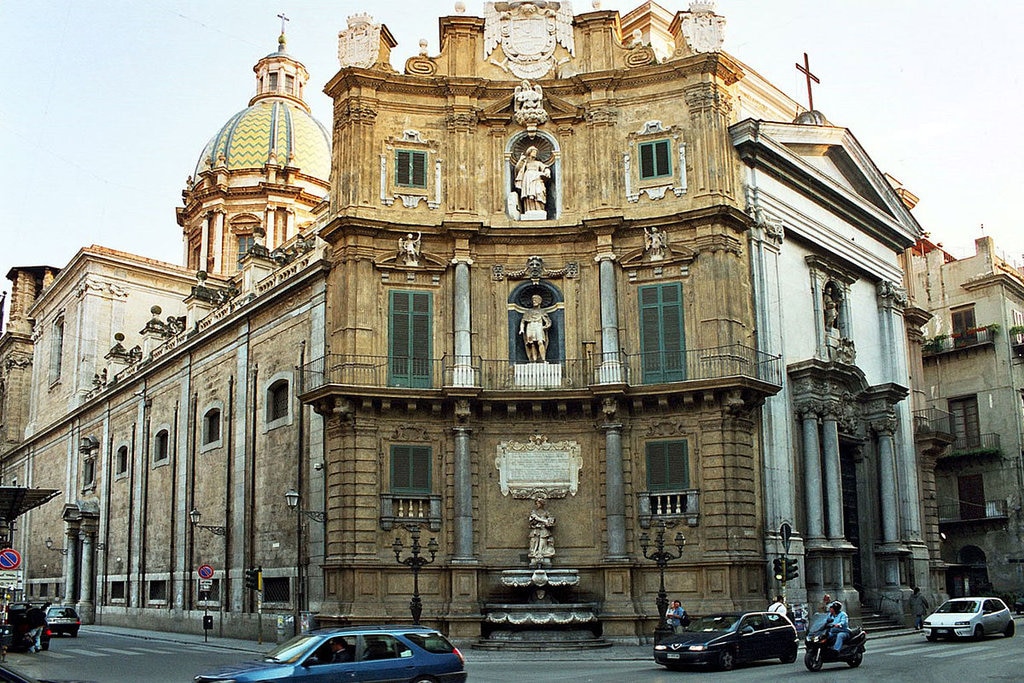 Piazza Vigliena - Di Bjs - Opera propria, CC BY-SA 2.5, https://commons.wikimedia.org/w/index.php?curid=1984089