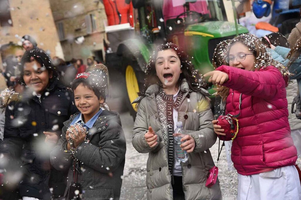 Carnevale a Milano. L'evento serale a Piazza Duomo attira ogni anno grandi e piccini - Foto via Pixabay.com