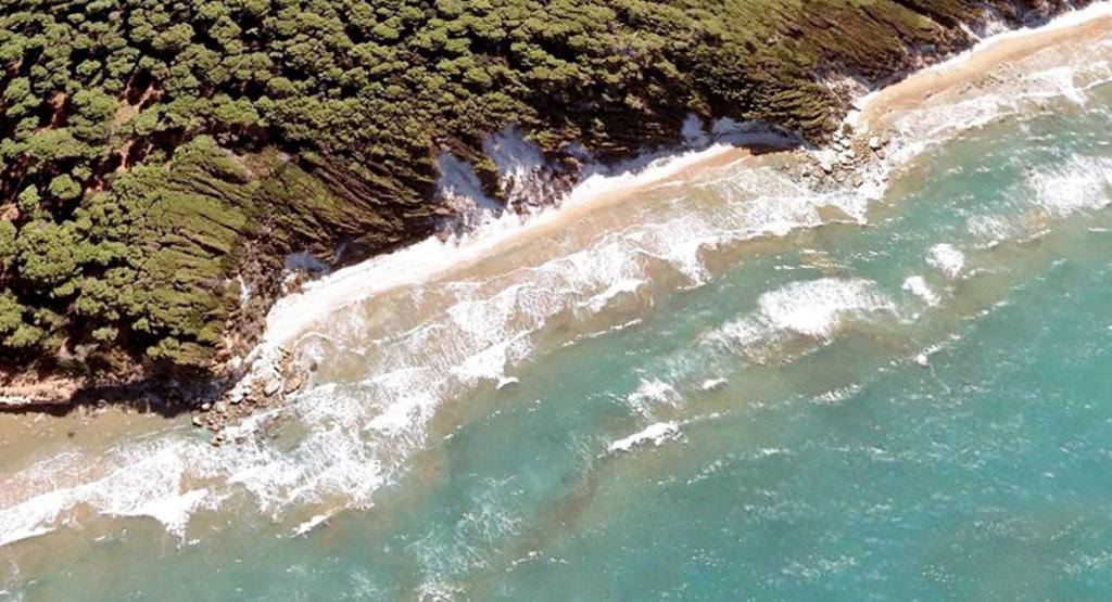 La spiaggia del Sospetto, fra Rodi Garganico e Peschici - By Photorules (Own work)  , via Wikimedia Commons