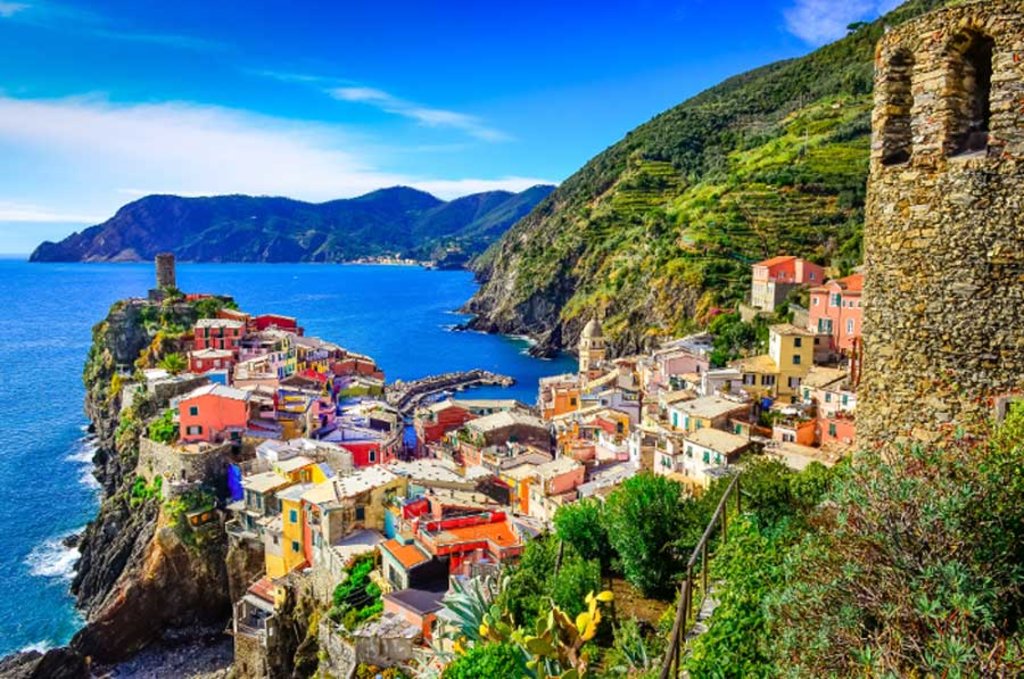 Suggestiva veduta da Vernazza - Photo credit Shutterstock