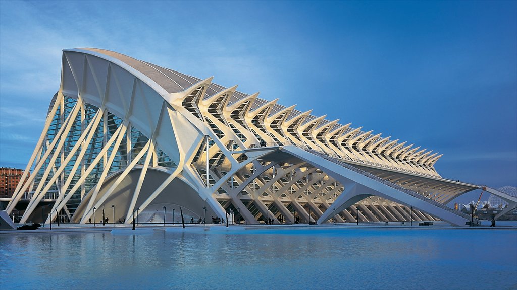 Ciudad de las Artes y las Ciencias ofreciendo arquitectura moderna