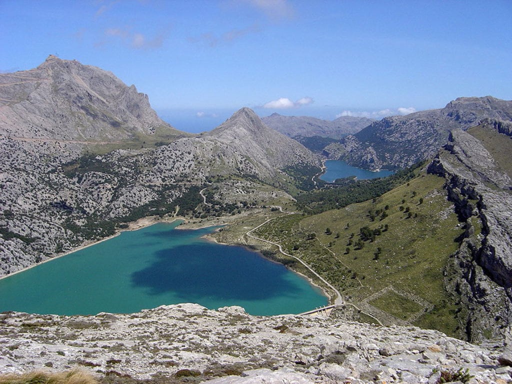 Cala Tuent e il Puig Major. By Antoni Sureda (Aquesta web)  , via Wikimedia Commons​