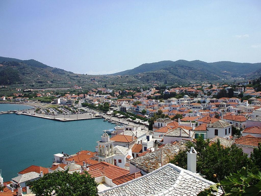 Il borgo di Skopelos. By Ant83 at Serbian Wikipedia  , via Wikimedia Commons