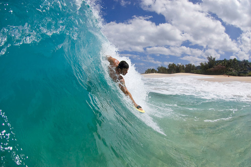Il surf. Tra le località più cool dove praticarlo ci sono le coste portoghesi.