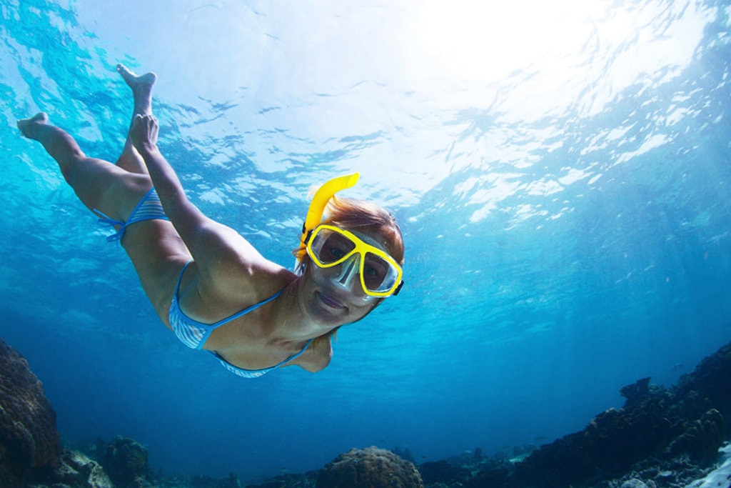 Snorkeling alle isole Similan in Thailandia.