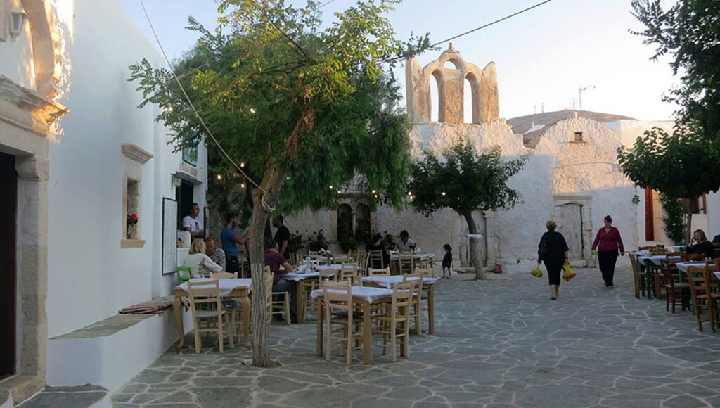 La Piatsa di Chora, a Folegandros. By Zde - Own work, CC BY-SA 4.0, https://commons.wikimedia.org/w/index.php?curid=45034710