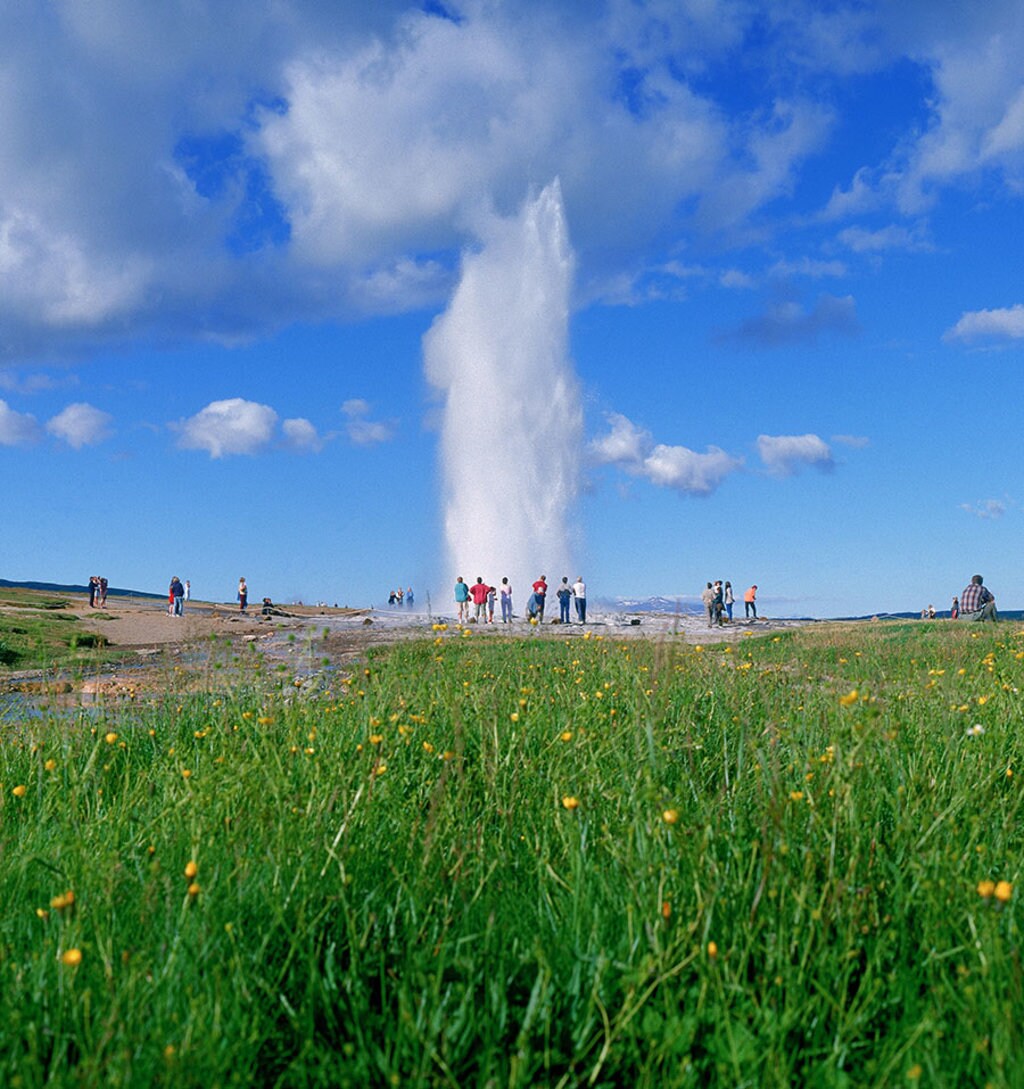 La potenza del geyser Strokkur, Islanda. Courtesy of Iceland.is