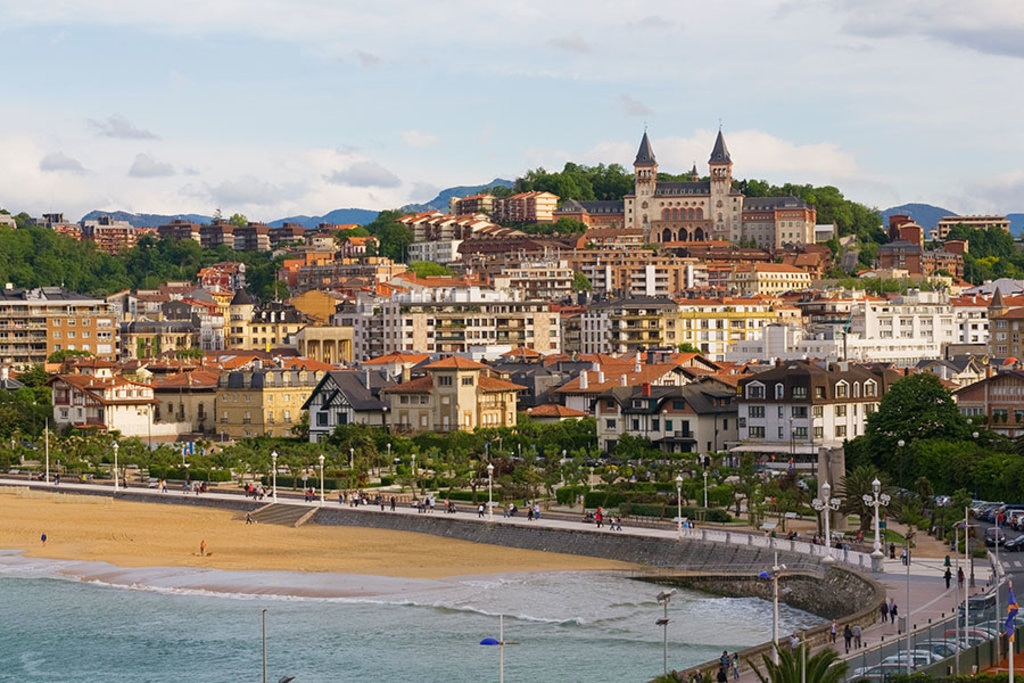 Uno scorcio del lungomare della San Sebastián. Photo credit Shutterstock