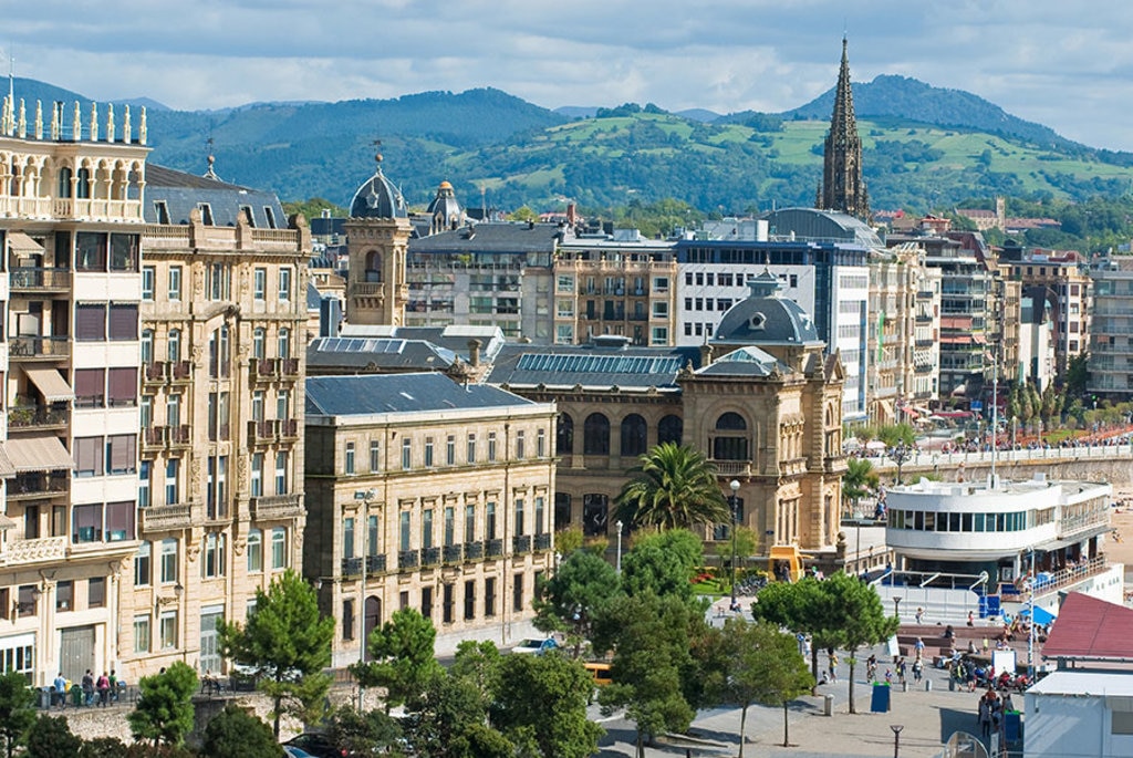 Una veduta degli edifici di San Sebastián. Photo credit Shutterstock