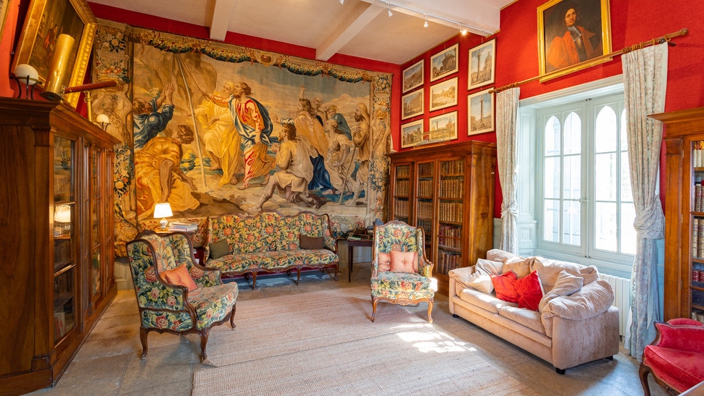 Château de Flaugergues toont een huis, interieur en historisch erfgoed