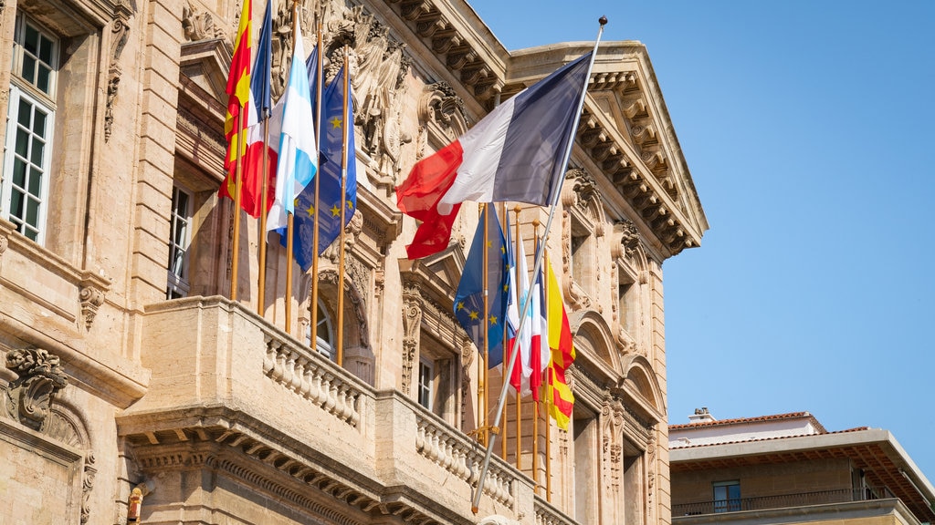 Hotel de Ville mostrando elementos de patrimônio