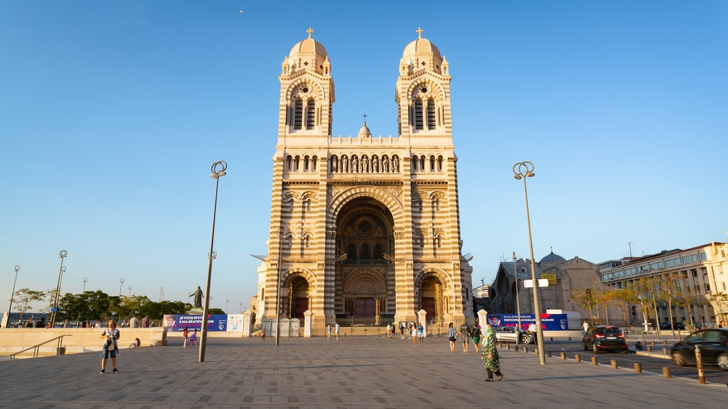 Katedral la Major som inkluderer historisk arkitektur og kirke eller katedral