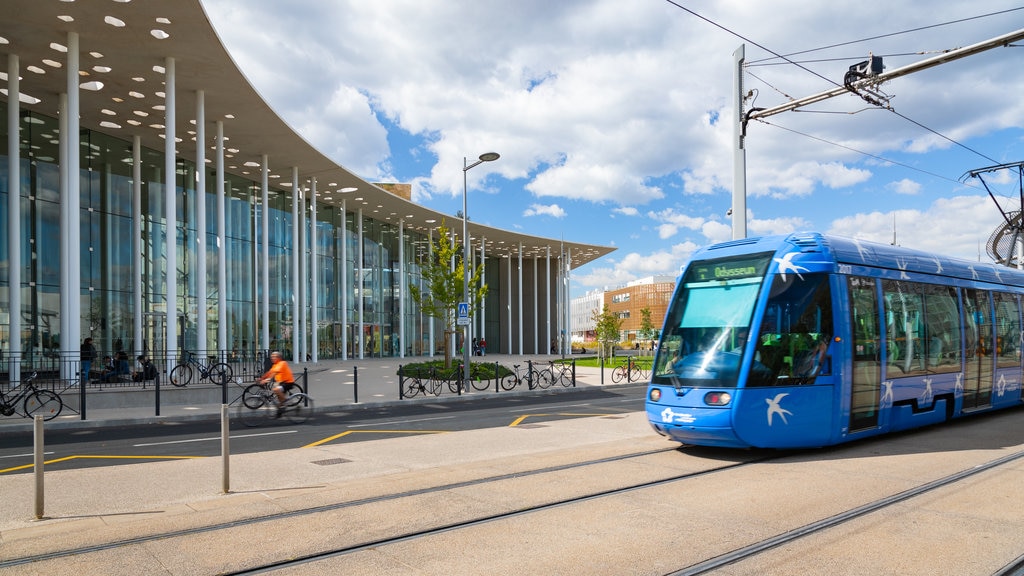 Hôpitaux-Facultés que inclui itens de ferrovia