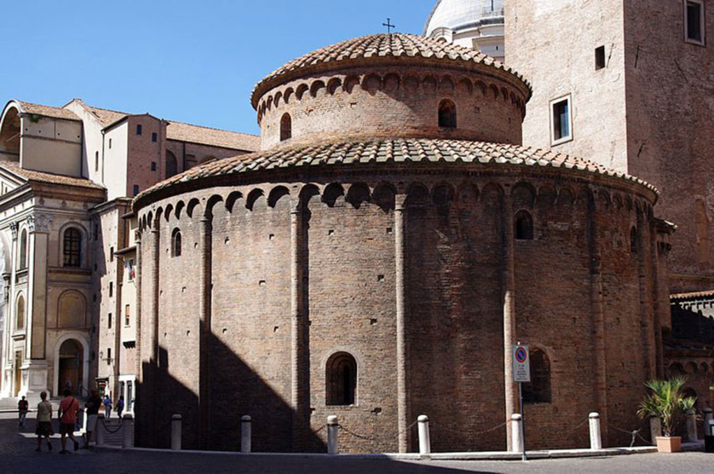 Rotonda San Lorenzo - courtesy of © wikipedia. By Jakub Hałun (Own work)  , via Wikimedia Commons