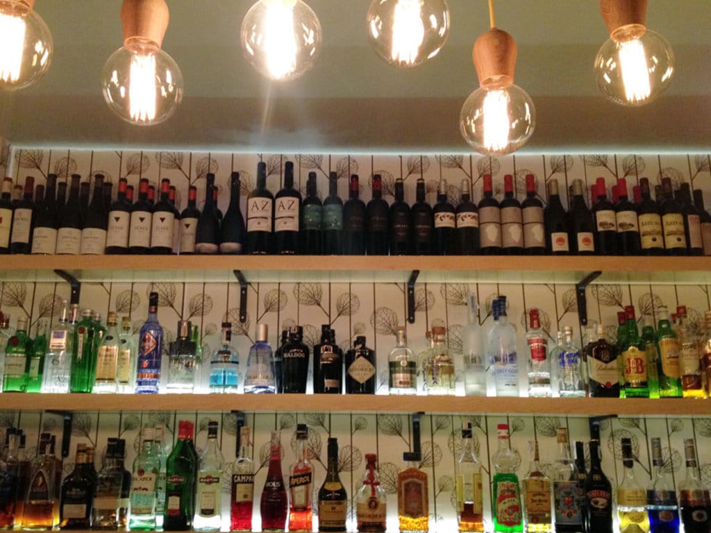 Tradizione castiza insieme a cocktail originali, a Madrid si può scegliere tra tantissimi indirizzi. Foto by Margherita Visentini