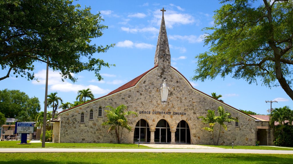 Miami Springs caracterizando uma igreja ou catedral, elementos religiosos e uma cidade