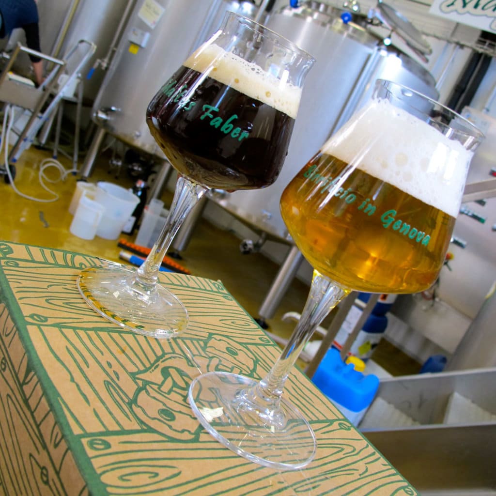 Degustazione all'interno del birrificio Maltus Faber di Genova. Courtesy of Maltus Faber