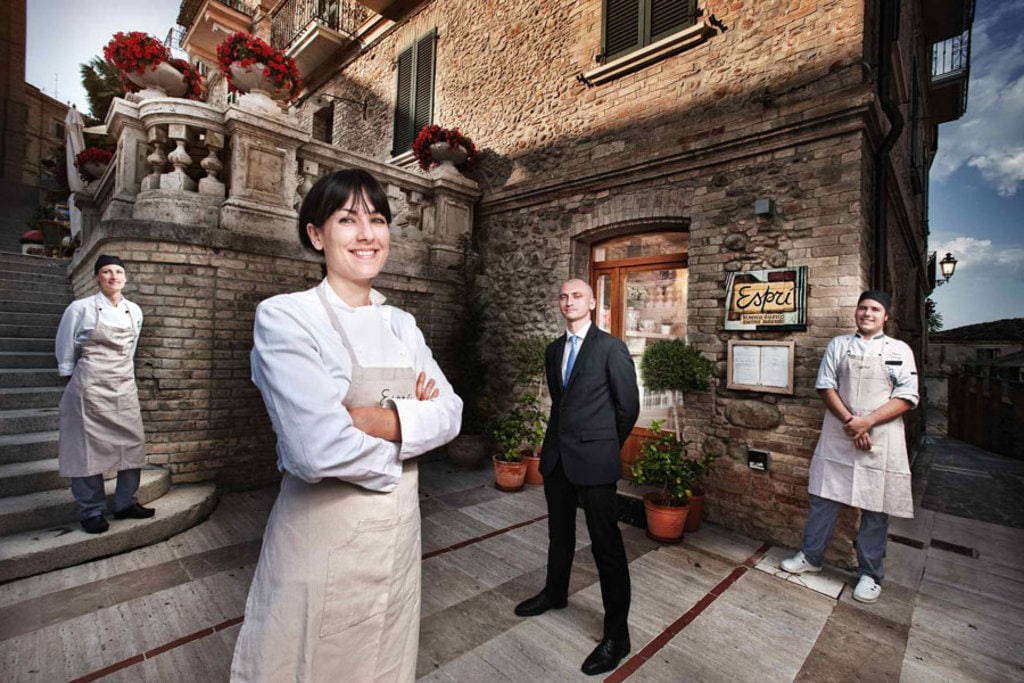Osteria Esprì. Emanuela e la sua squadra. Courtesy of Osteria Esprì.