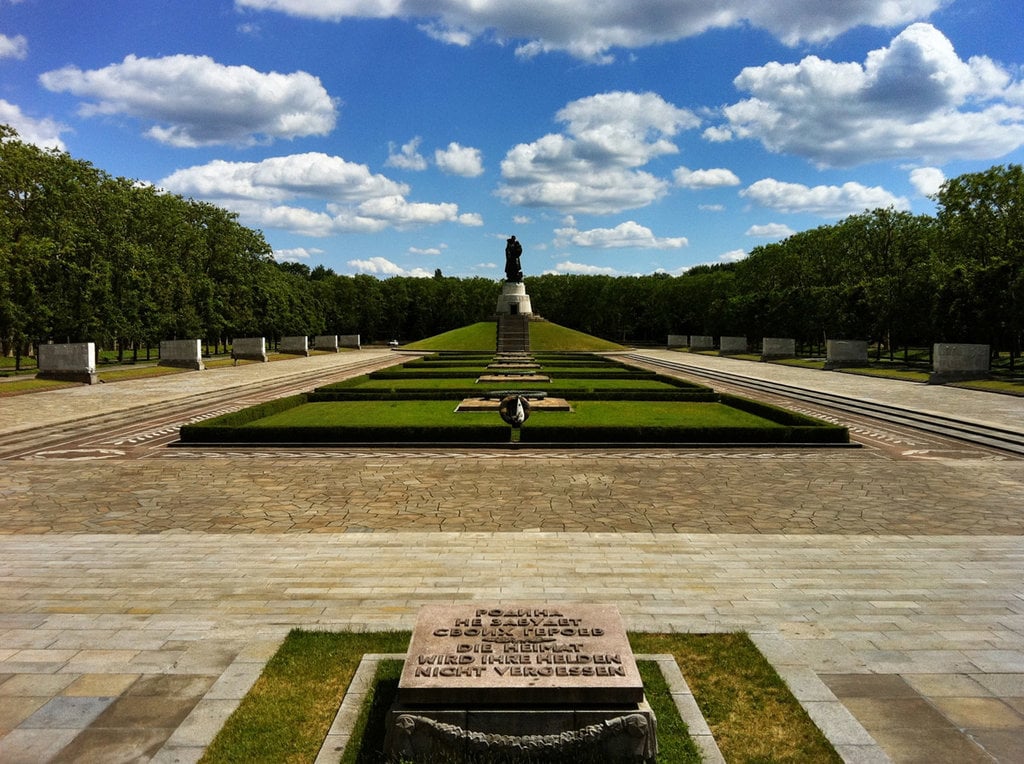 Treptower Park. Picture by Chrissy85. Licensed under Creative Commons 3.0. Via Wikimedia Commons httpscommons.wikimedia.orgwikiFileSovjet_war_memorial_treptower_park_berlin.JPG