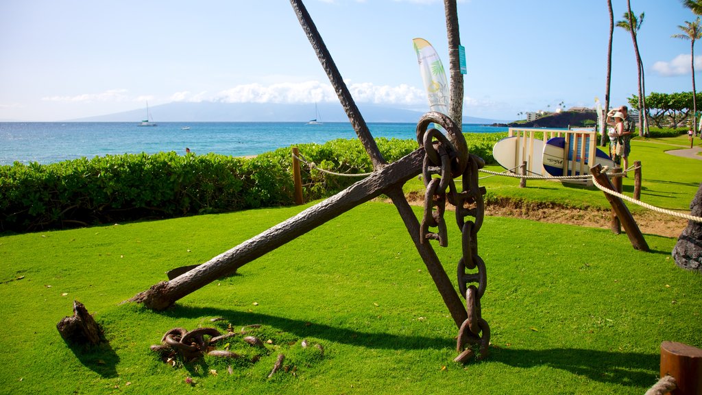 Kaanapali Beach que inclui paisagens litorâneas e arte ao ar livre