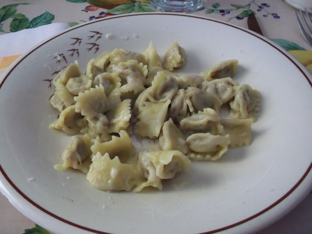 Agnolotti del plin. Picture by Andrea Marchisio (Own work)  , via Wikimedia Commons
